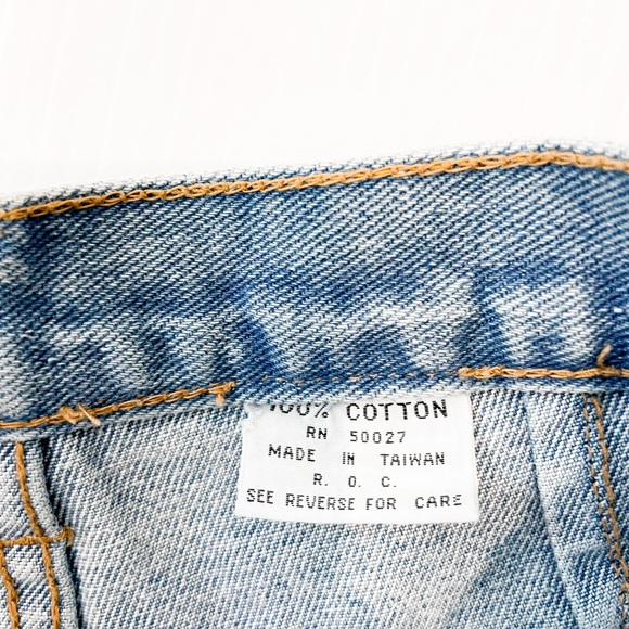 COPY - Bill Blass Vintage High Rise Jean Shorts Size 10 - Picture 7 of 9